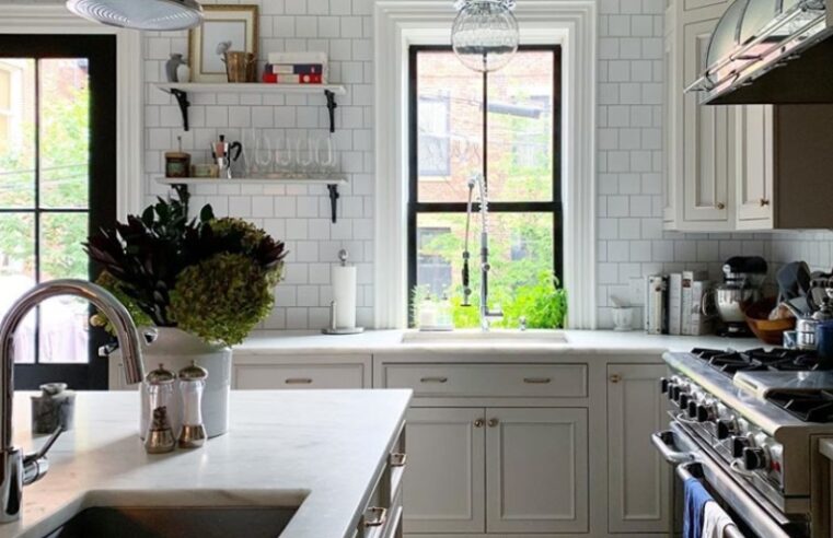 Find Ways Of Designing Your Kitchen With An Easy-To-Clean