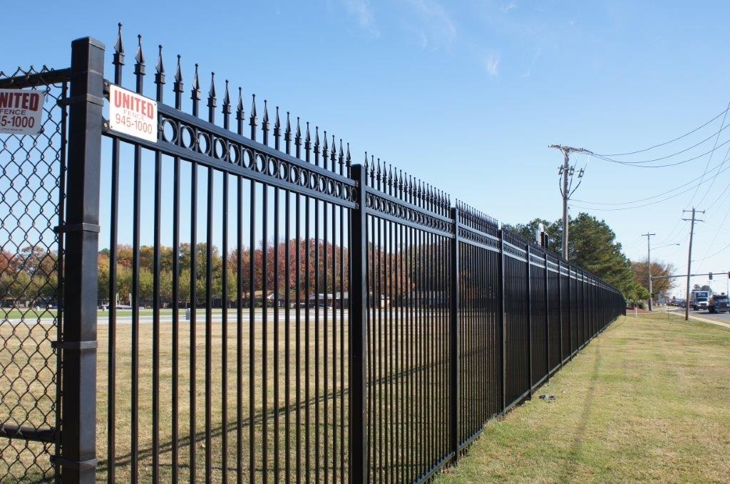Types of Commercial Fencing and Gates