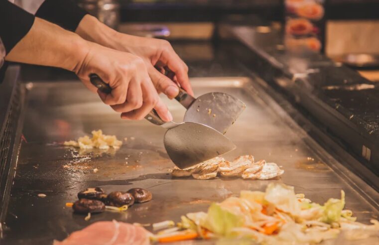 When Eating At A Teppan Restaurant, How Do You Place Your Order Correctly?