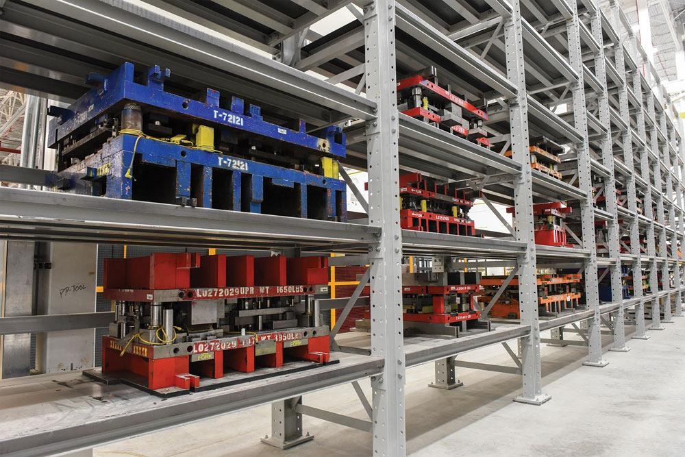 How Does a Racks Manufacturer Ease the Manufacturing Process?