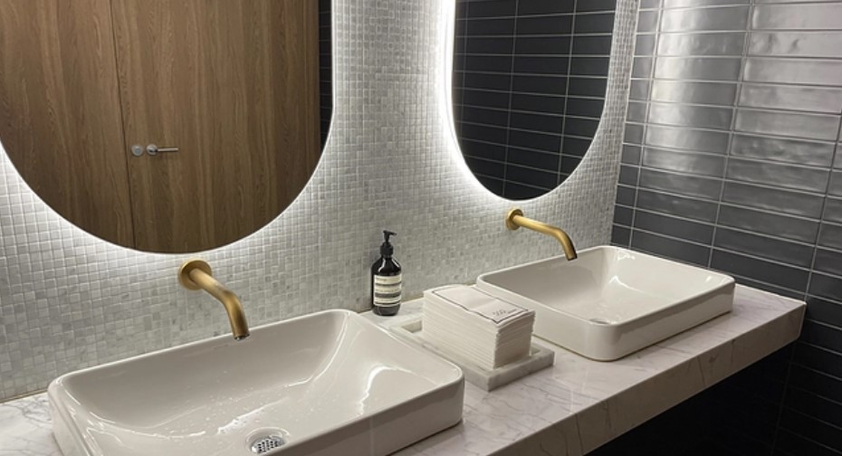 Embracing Hygiene and Efficiency: The Evolution of Touchless Bathroom Faucets