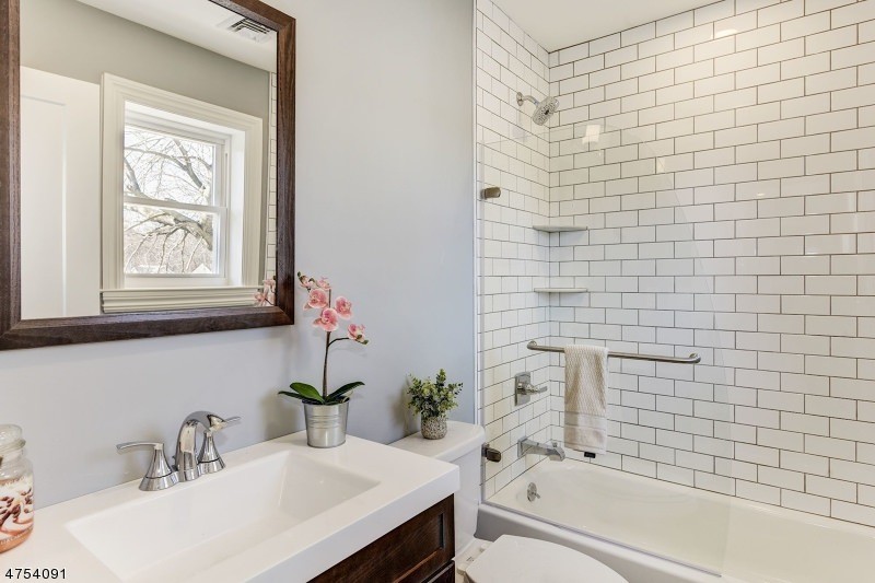 Top 10 Tips for Evaluating Online Reviews & Reputation for NJ Bathroom Remodeling Contractors