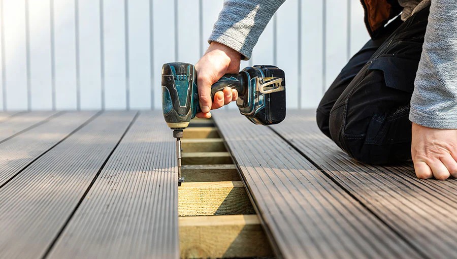 The Art of Deck Fasteners: Hidden Screws vs. Visible Trends